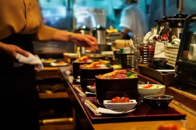 2024年餐飲企業(yè)發(fā)展報(bào)告:餐飲行業(yè)發(fā)展出現(xiàn)新趨勢(shì) 2024年餐飲企業(yè)發(fā)展報(bào)告:餐飲行業(yè)發(fā)展出現(xiàn)新趨勢(shì)